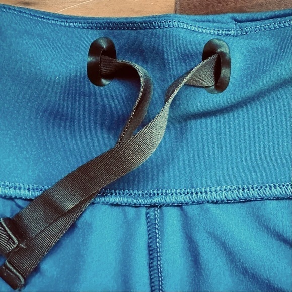 Eddie Bauer Athletic Capri - Picture 7 of 8